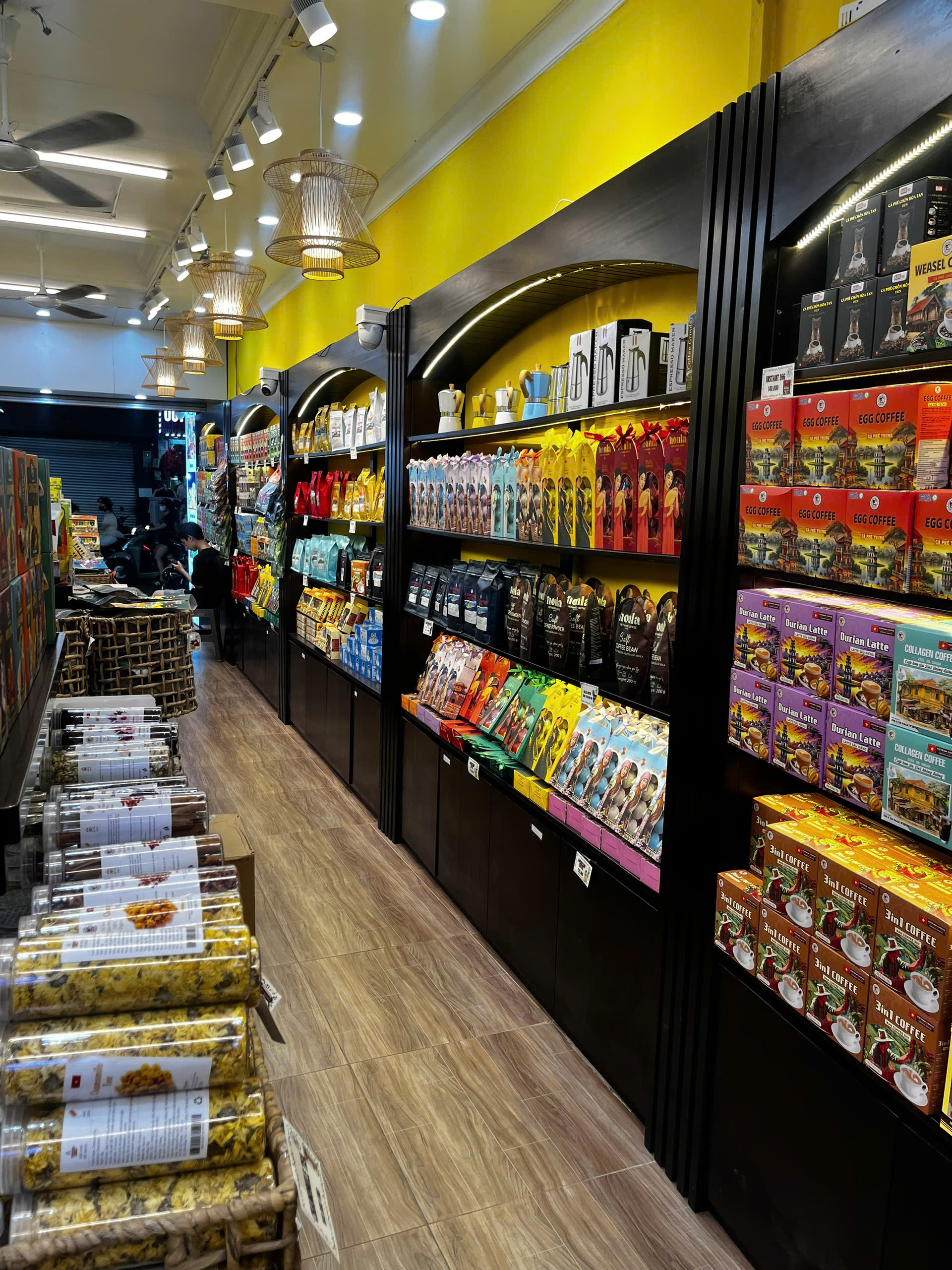 Trung The Coffee House interior 5